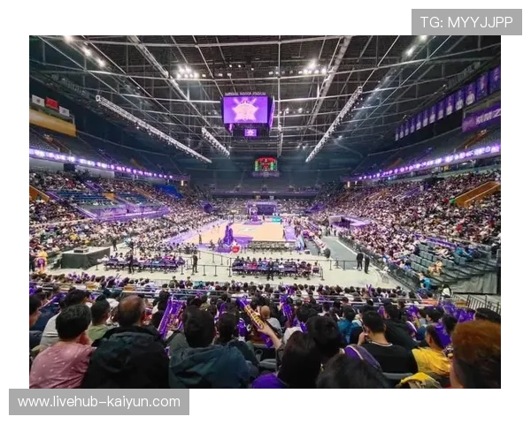 CBA公司监督比赛进行，代表现场观赛